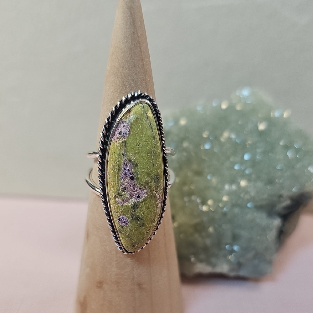 Stichtite Silver Ring
